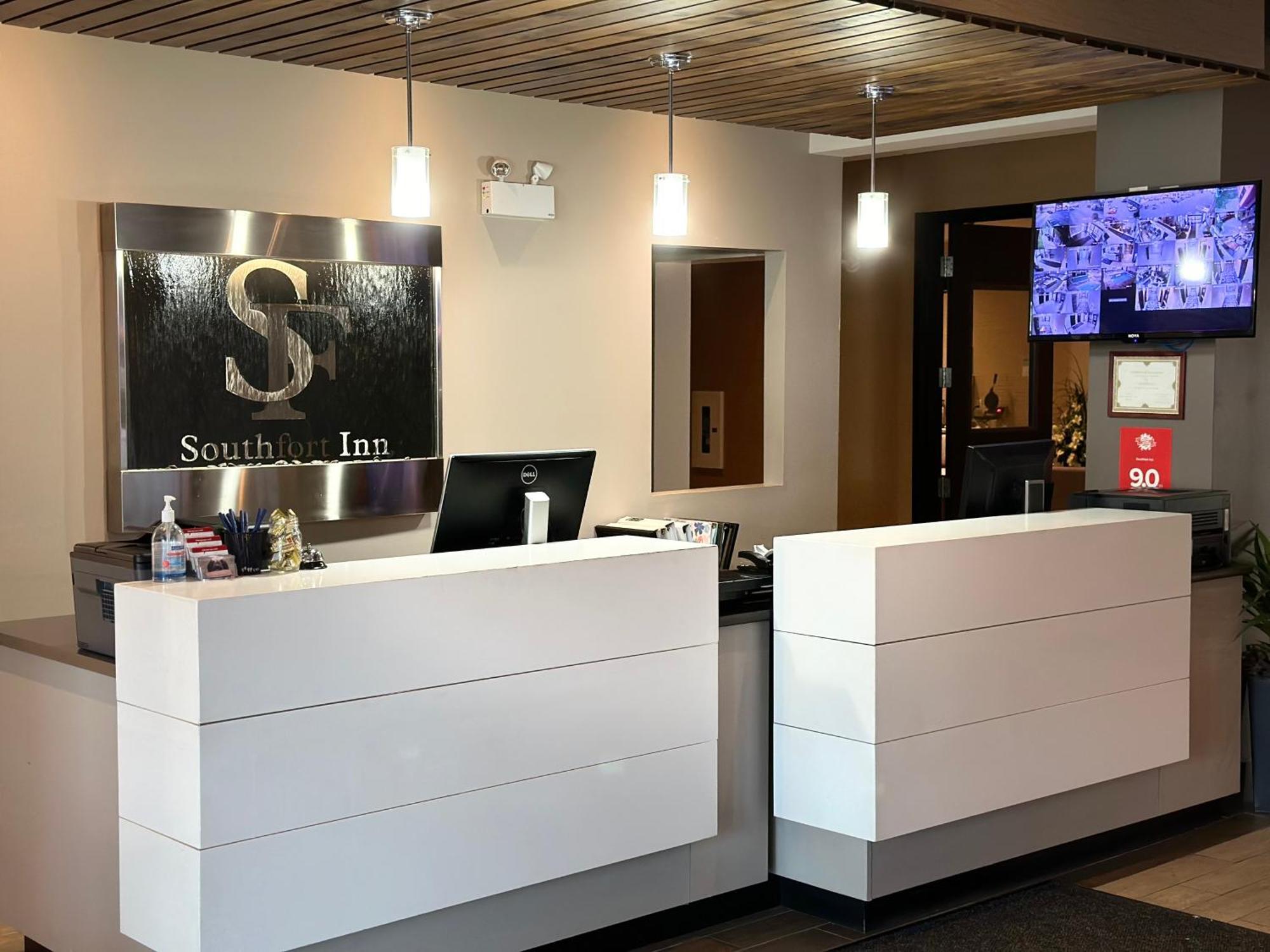 Southfort Inn Fort Saskatchewan Bagian luar foto