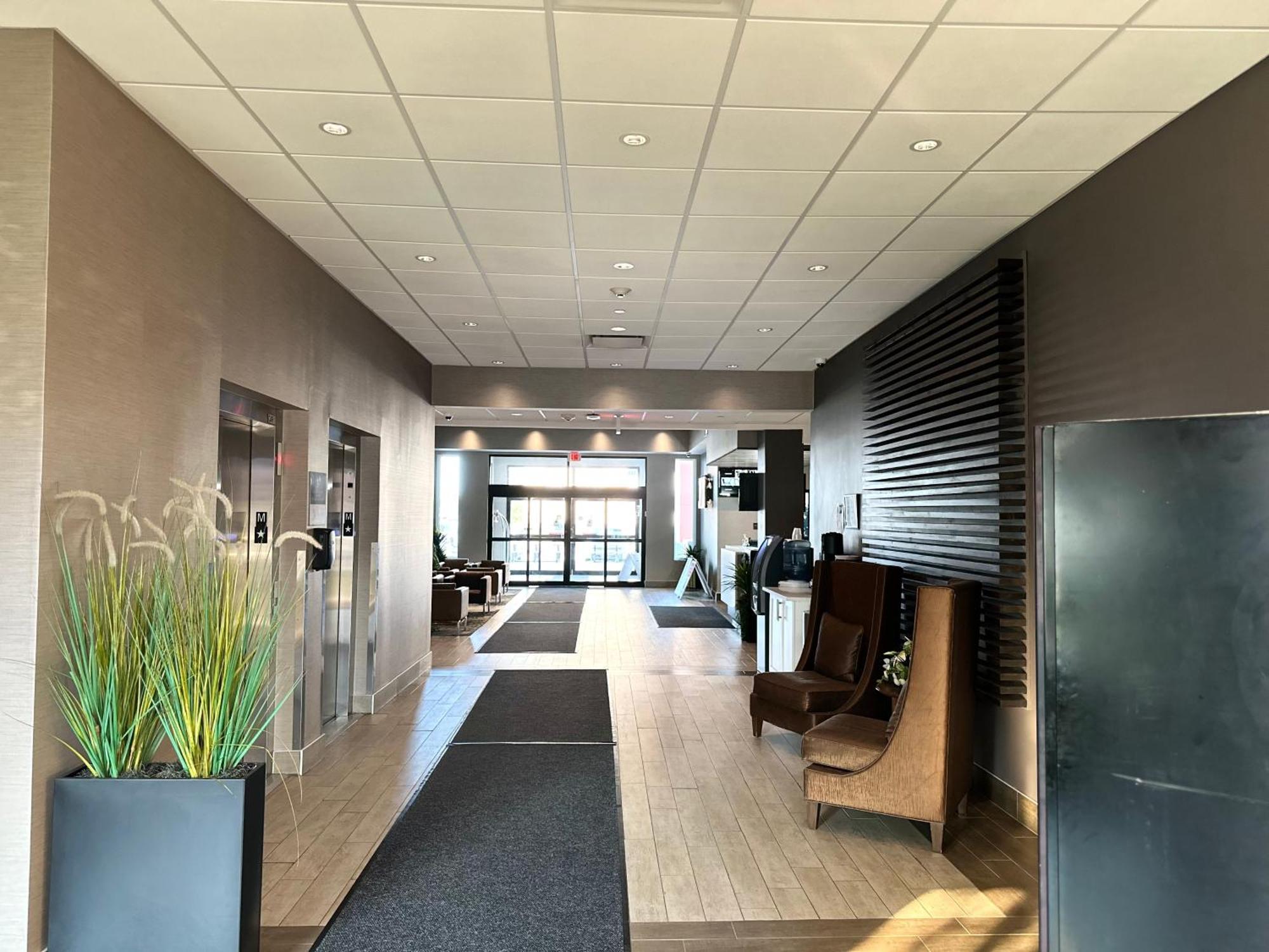 Southfort Inn Fort Saskatchewan Bagian luar foto