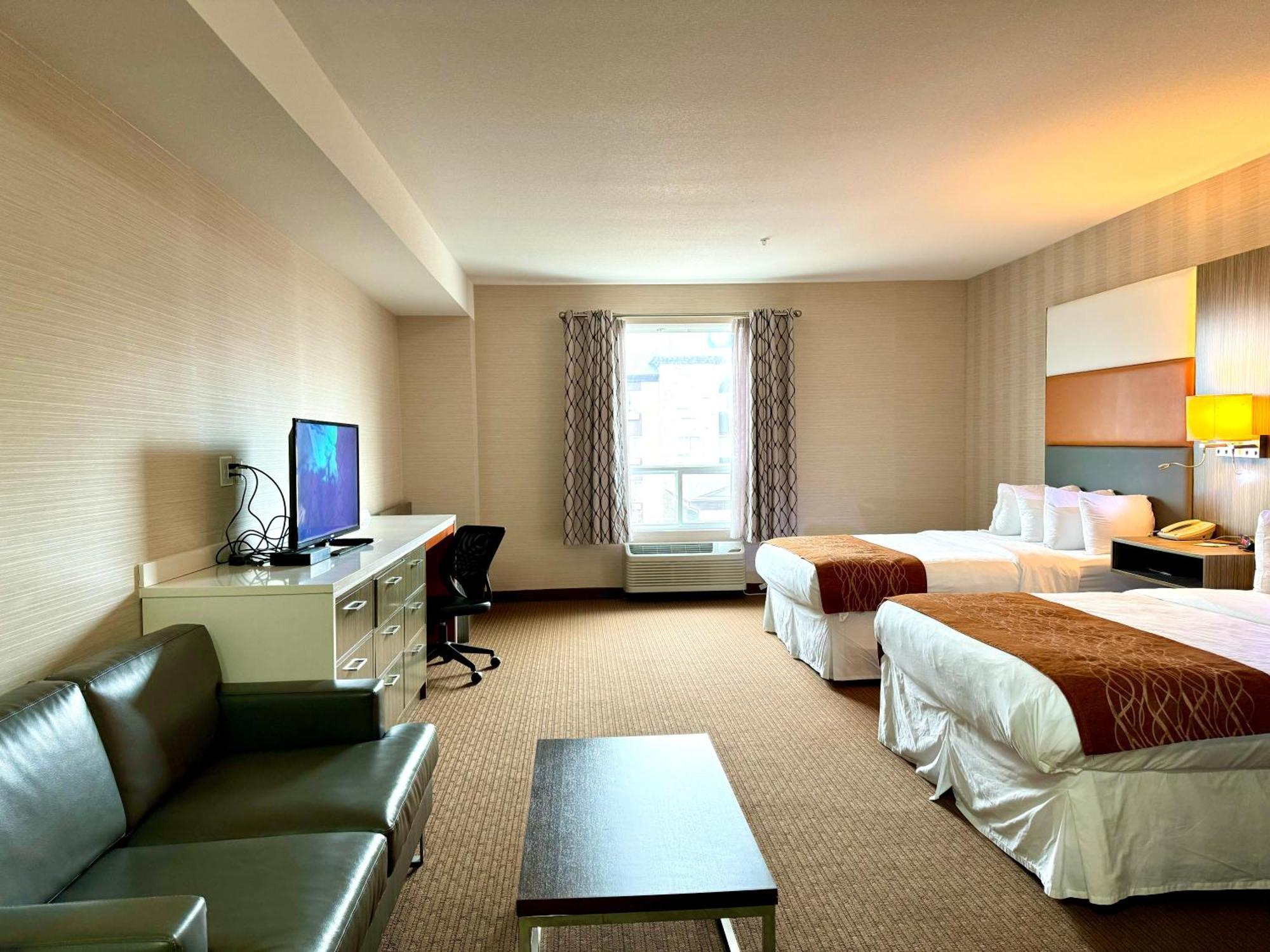 Southfort Inn Fort Saskatchewan Bagian luar foto