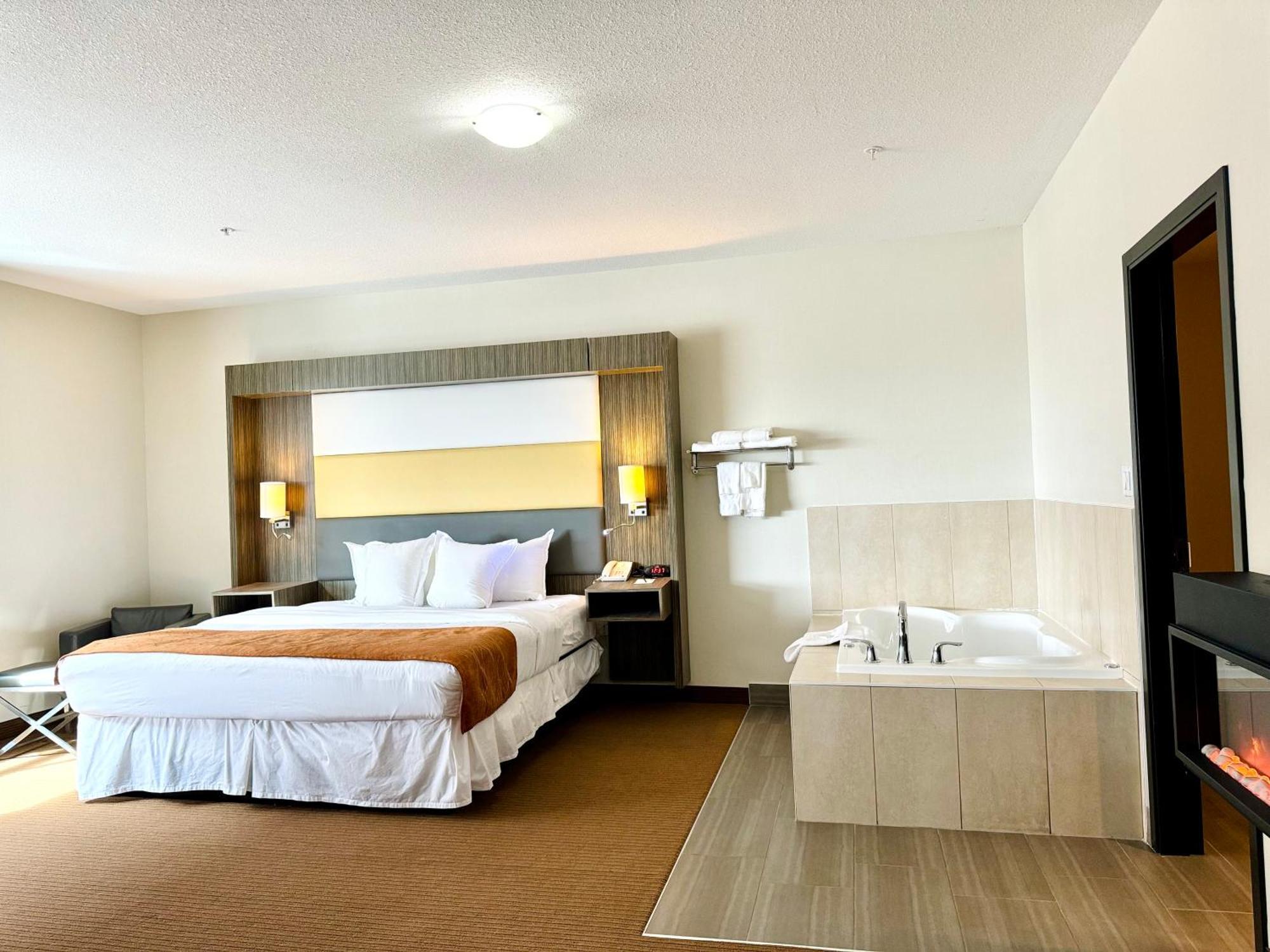 Southfort Inn Fort Saskatchewan Bagian luar foto