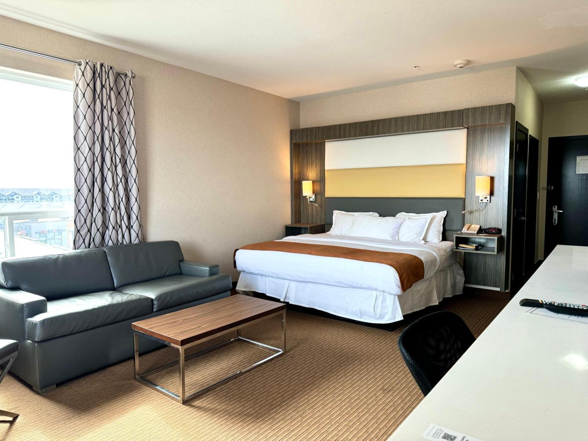 Southfort Inn Fort Saskatchewan Bagian luar foto