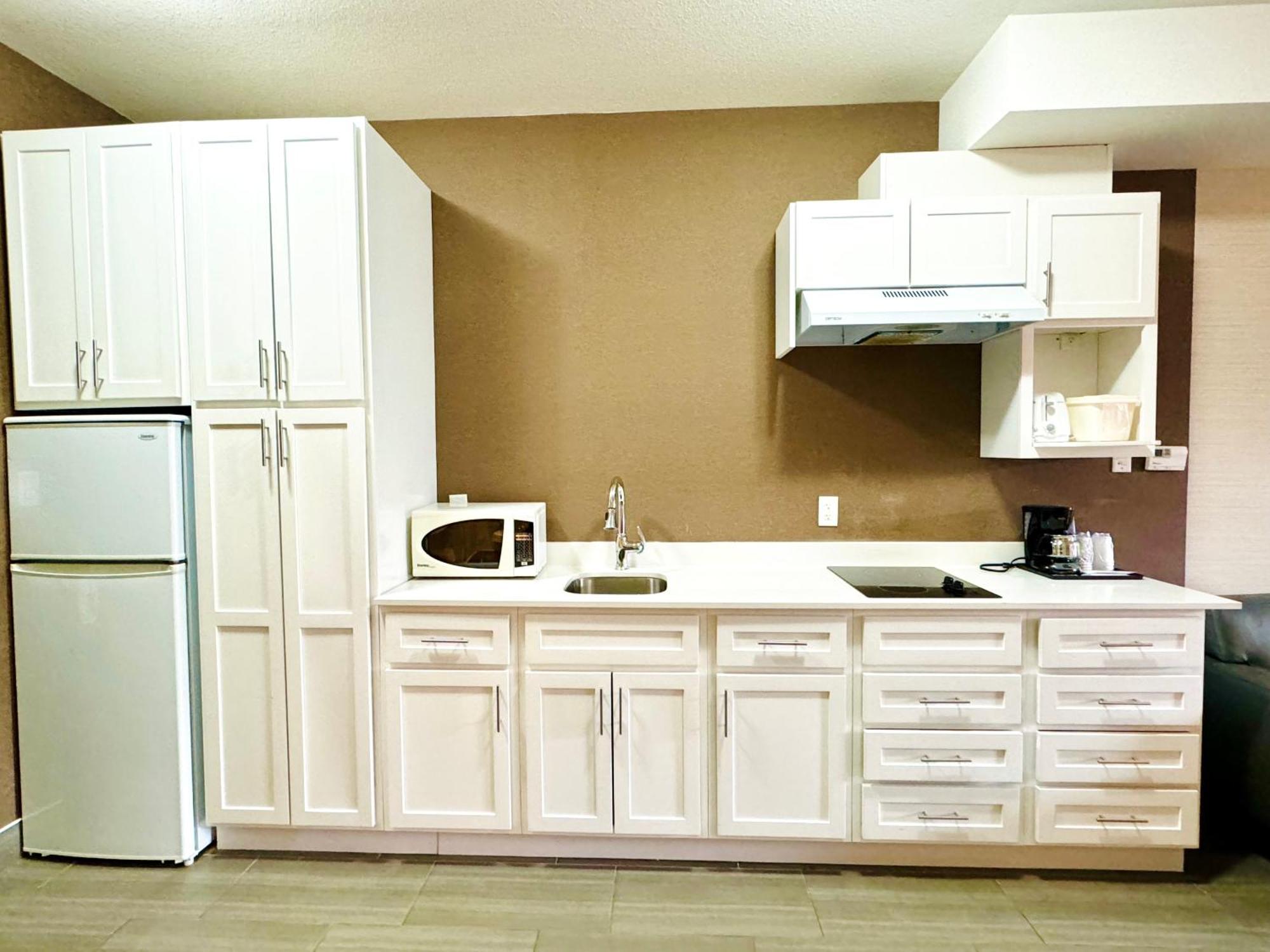 Southfort Inn Fort Saskatchewan Bagian luar foto