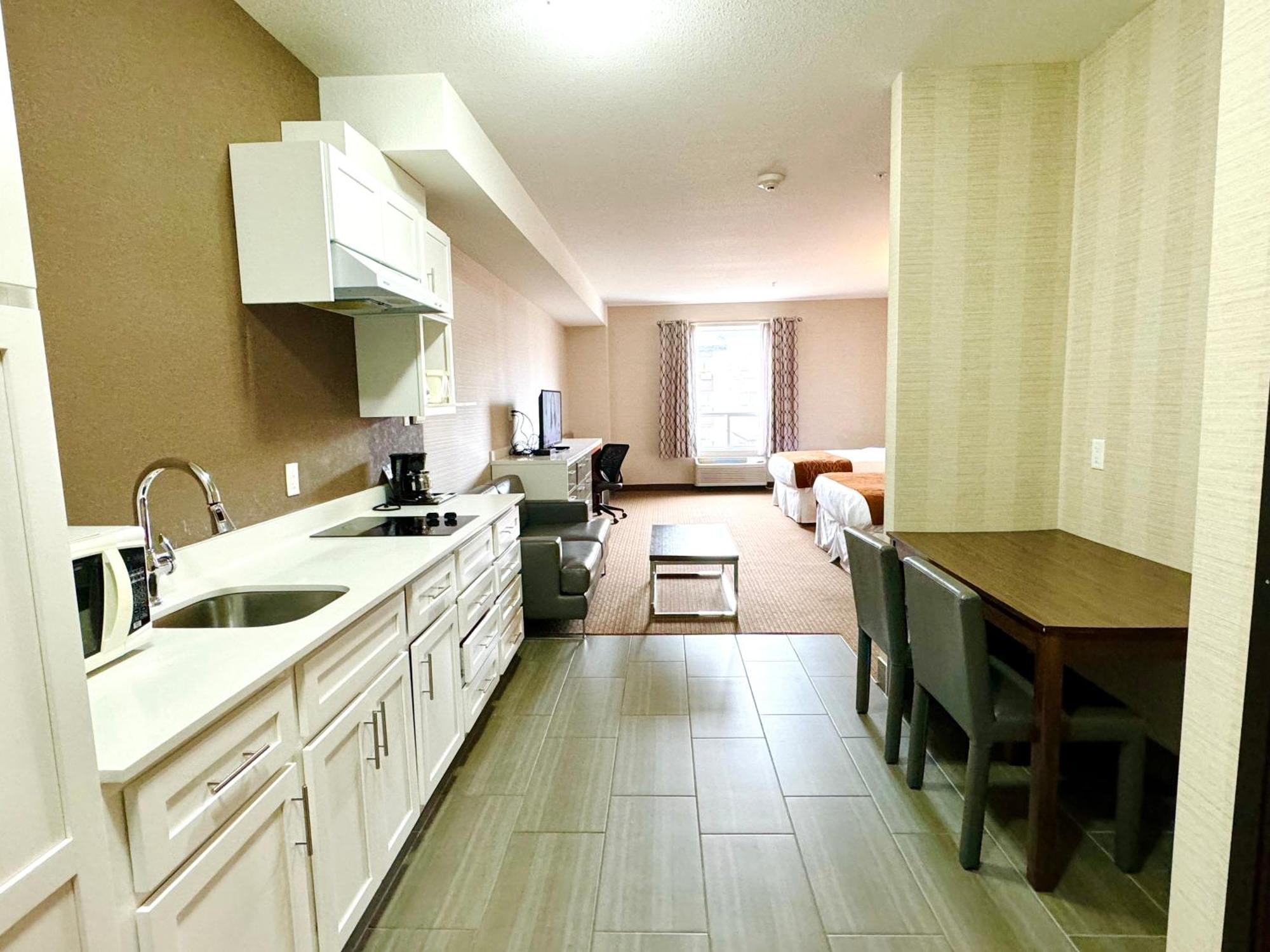 Southfort Inn Fort Saskatchewan Bagian luar foto
