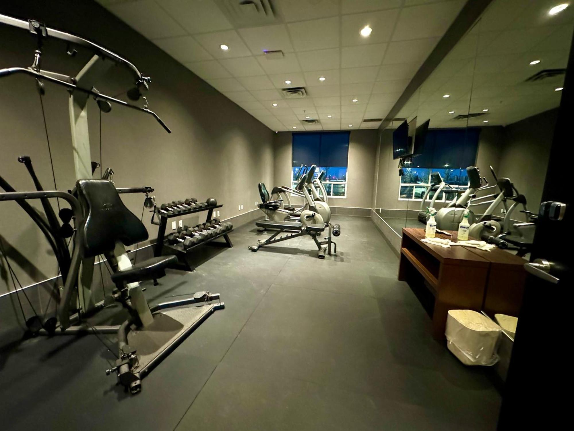 Southfort Inn Fort Saskatchewan Bagian luar foto