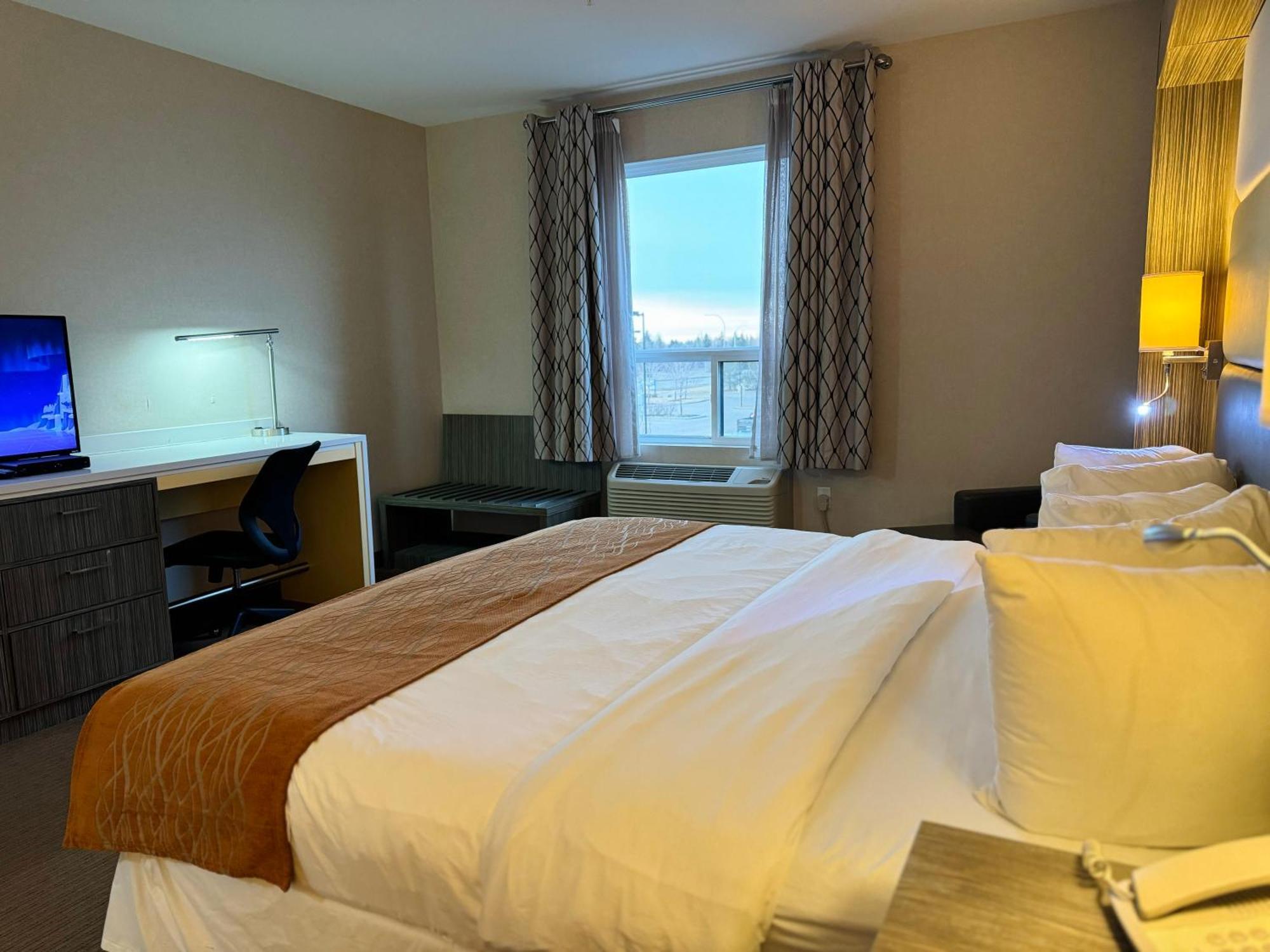 Southfort Inn Fort Saskatchewan Bagian luar foto