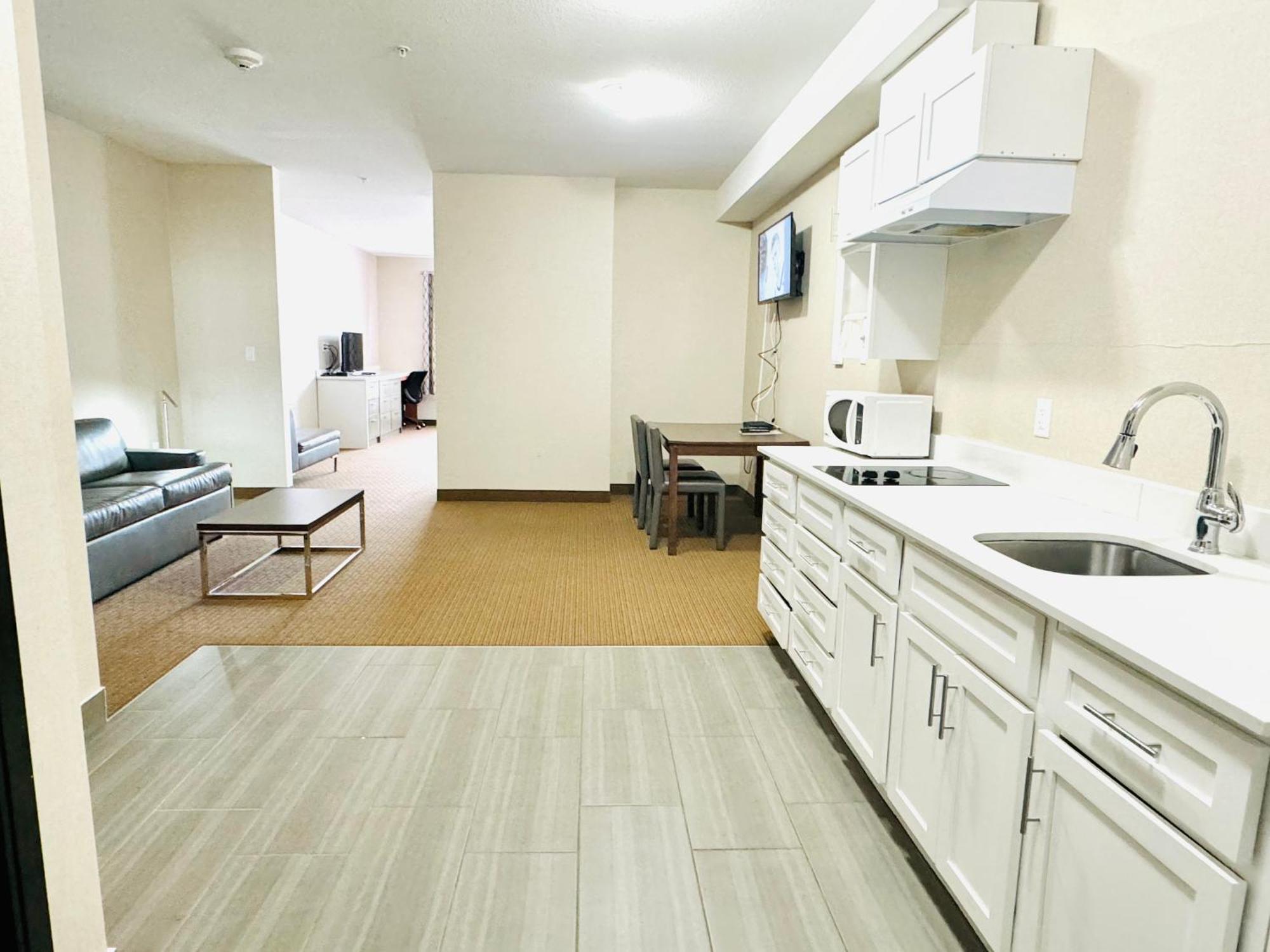 Southfort Inn Fort Saskatchewan Bagian luar foto