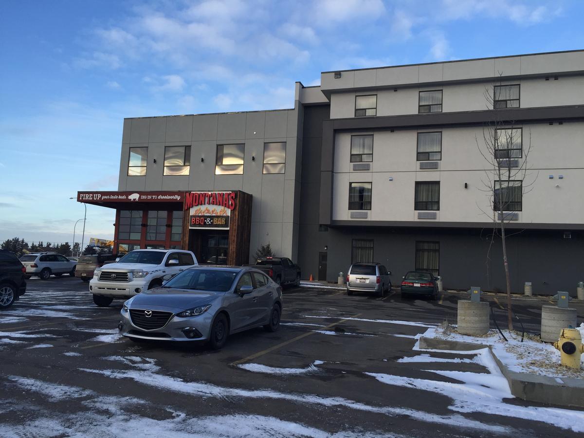 Southfort Inn Fort Saskatchewan Bagian luar foto
