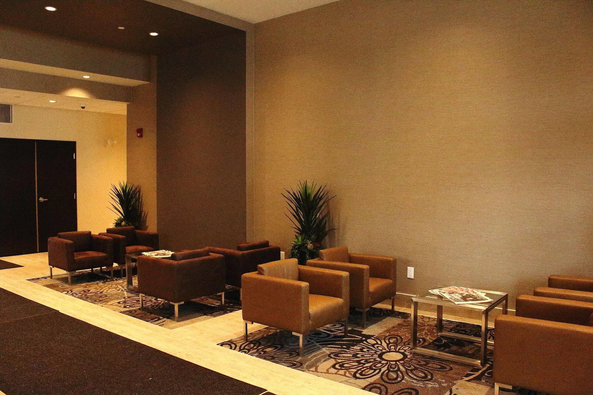 Southfort Inn Fort Saskatchewan Bagian luar foto
